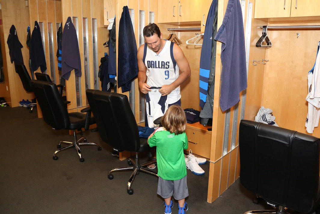 Tony Romo Plays For Dallas Mavericks Tonight Hypebeast