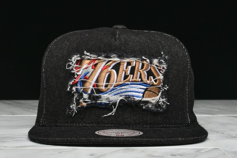 Lapstone & Hammer Mitchell & Ness NBA Snapbacks Chicago Bulls Philadelphia 76ers Allen Iverson Toronto Raptors Golden State Warriors