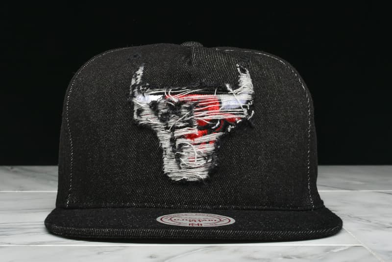 Lapstone & Hammer Mitchell & Ness NBA Snapbacks Chicago Bulls Philadelphia 76ers Allen Iverson Toronto Raptors Golden State Warriors