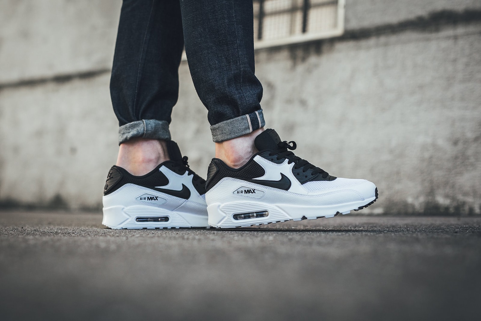 Nike Air Max 90 Essential Black and & White Colorway