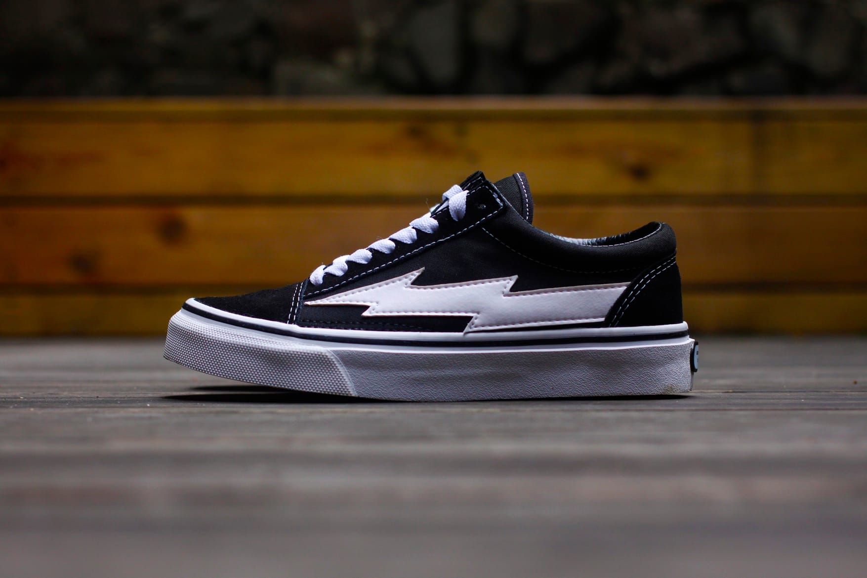 vans looking shoes with lightning bolt