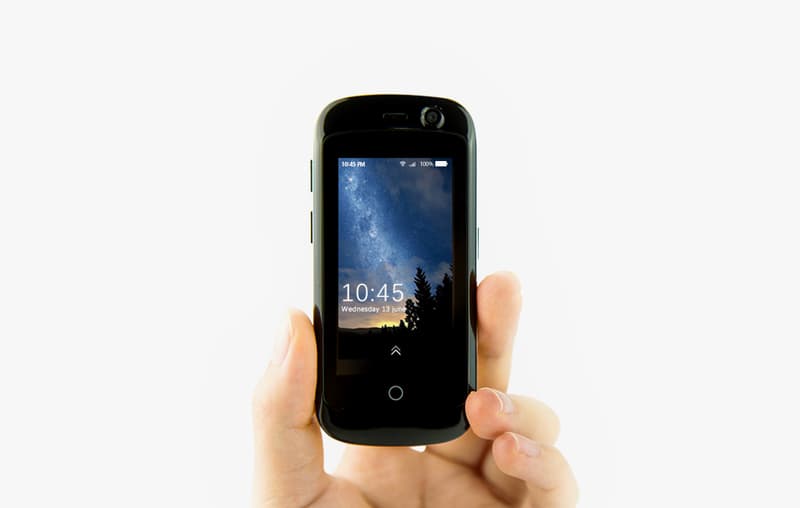 Jelly World's Smallest 4G Smartphone Touchscreen
