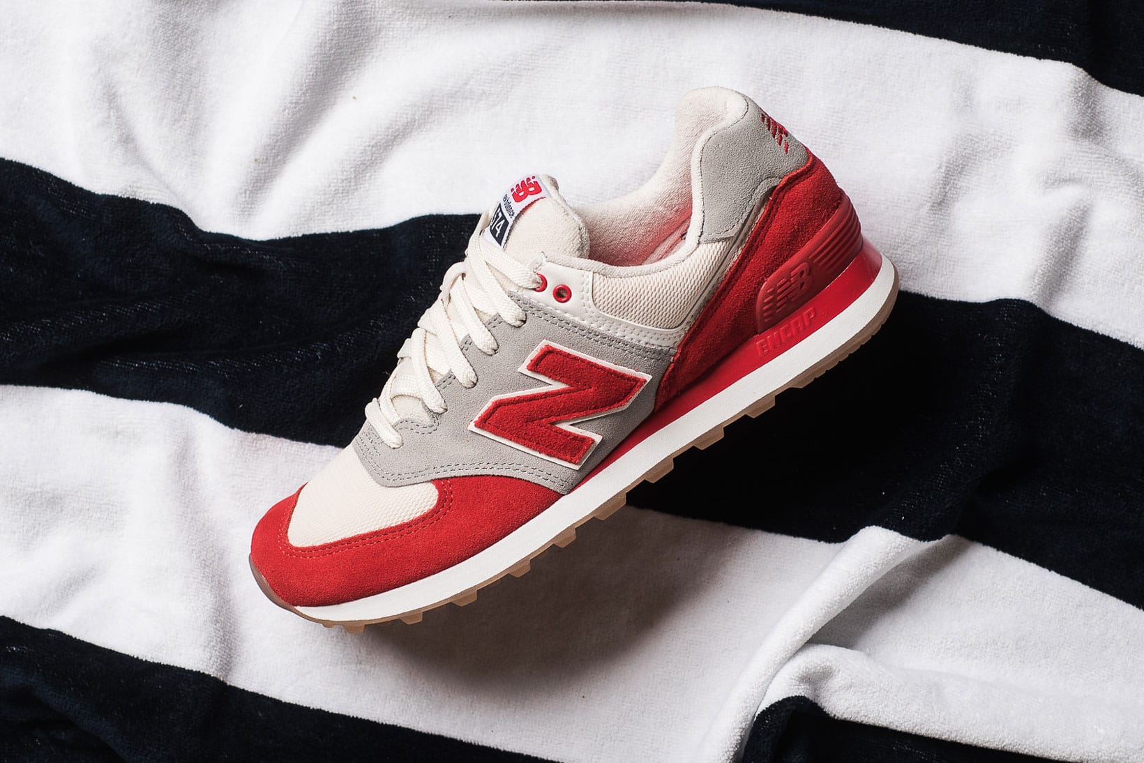 new balance 574 white and red