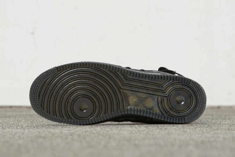 Nike SF AF1 Mid Official