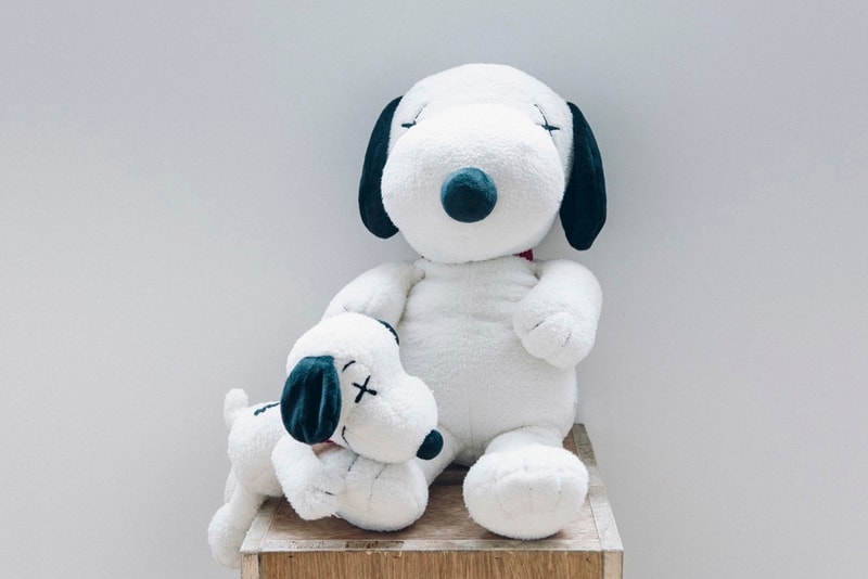 uniqlo peanuts kaws