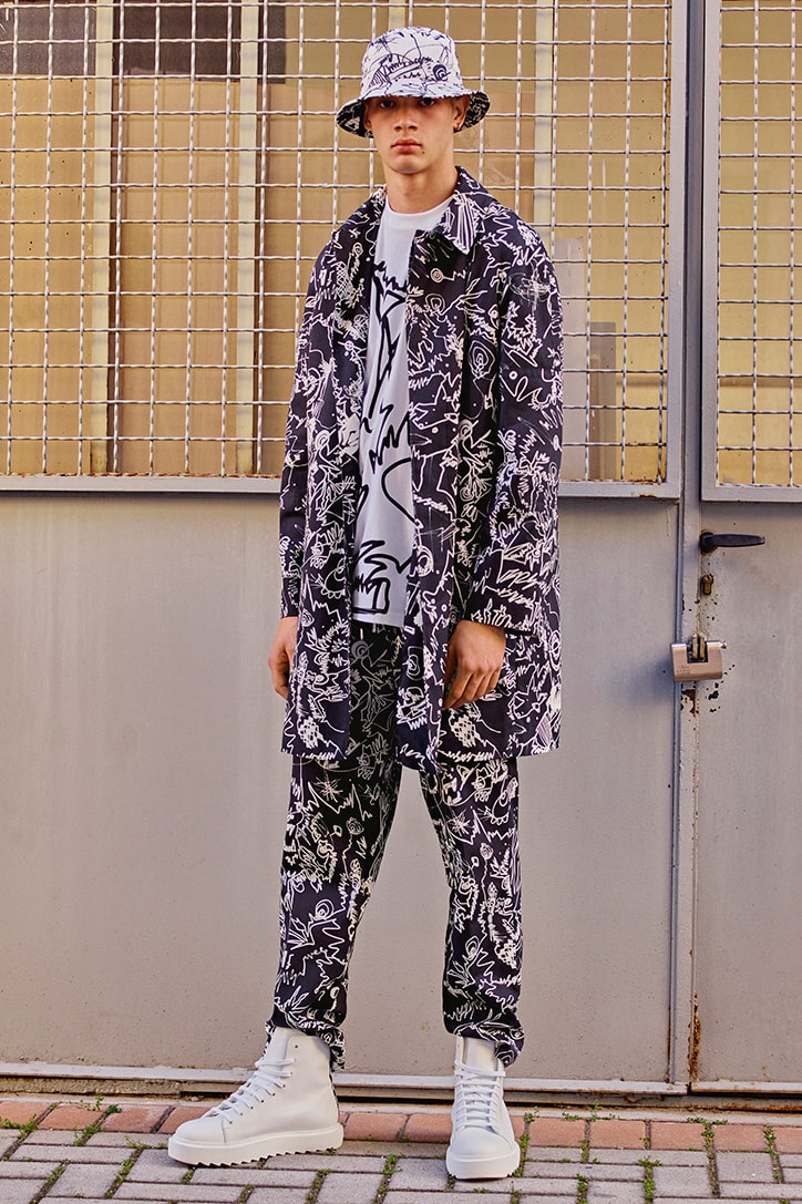 Versus Versace 2018 Pre Spring Lookbook