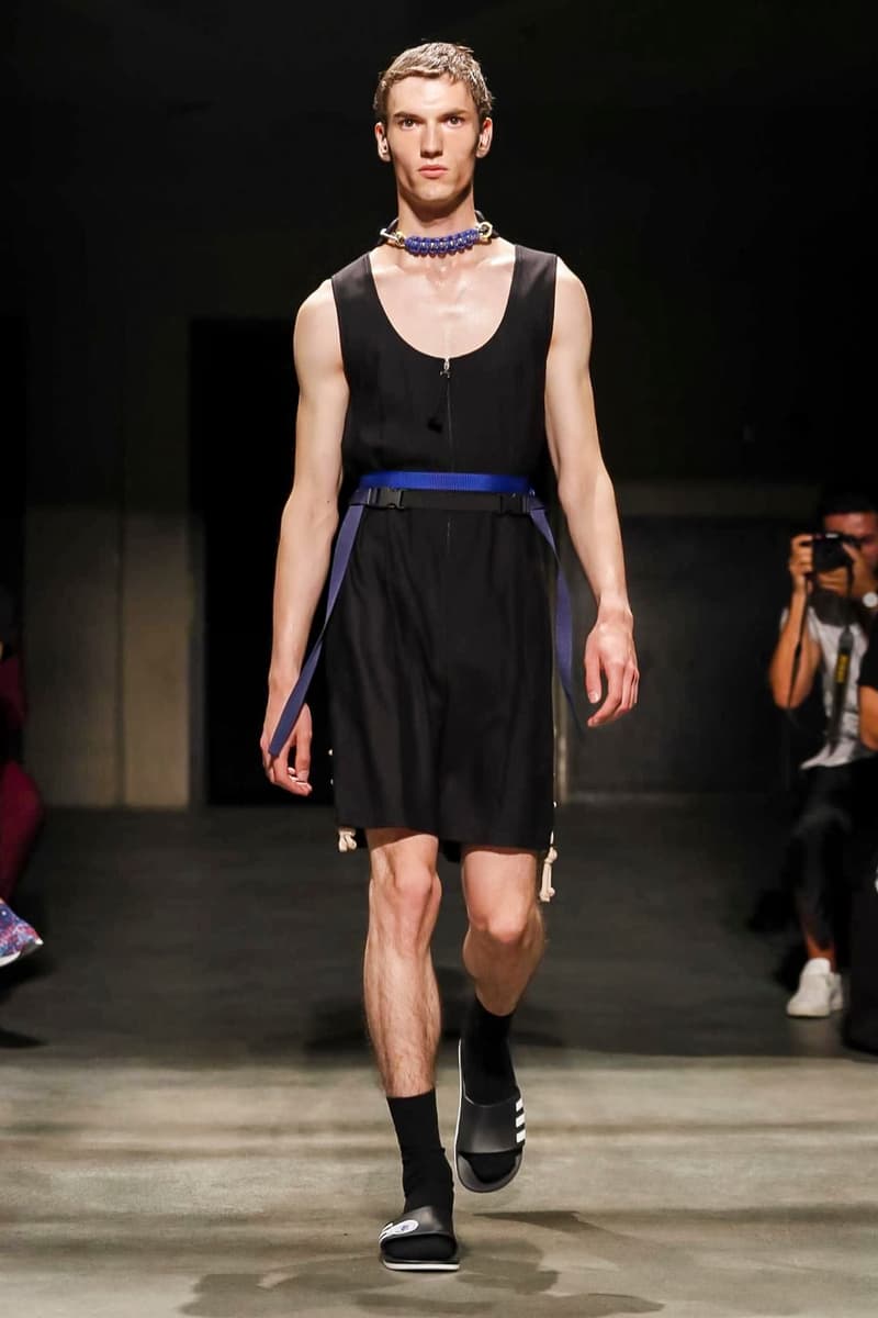 22/4_Hommes 2018 Spring/Summer Collection Paris Fashion Week Men's Runway Show