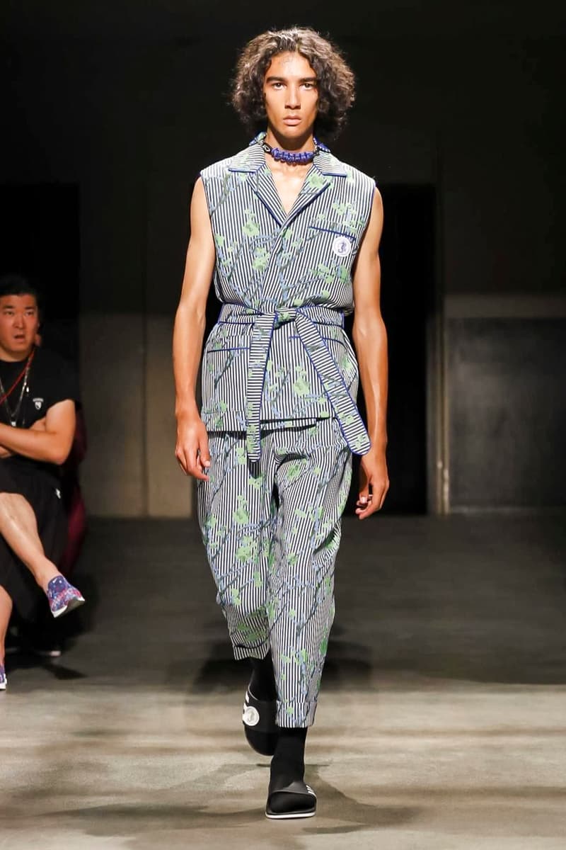 22/4_Hommes 2018 Spring/Summer Collection Paris Fashion Week Men's Runway Show