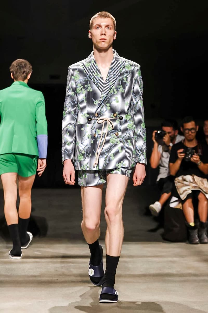 22/4_Hommes 2018 Spring/Summer Collection Paris Fashion Week Men's Runway Show