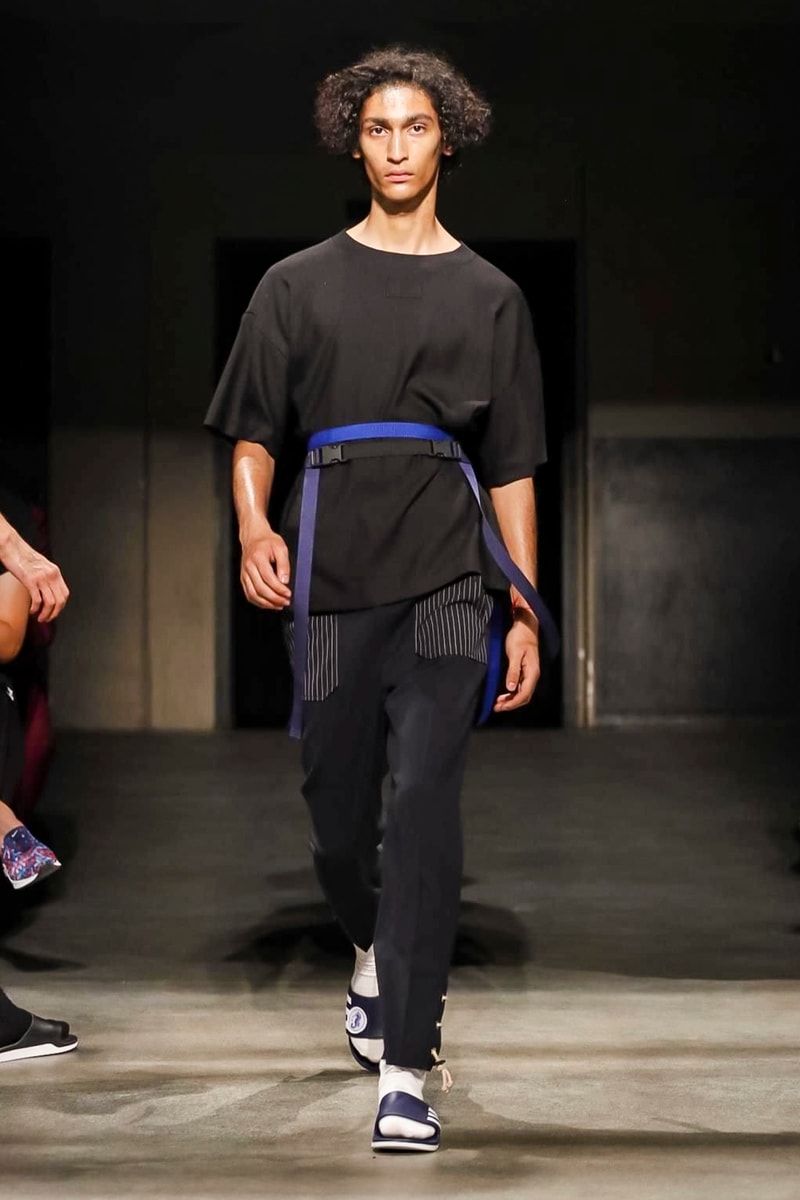 22/4_Hommes 2018 Spring/Summer Collection Paris Fashion Week Men's Runway Show