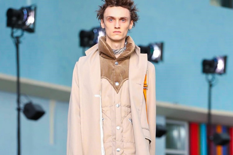 Sacai's 2018 Spring/Summer Collection Finds Awareness in Lawrence Weiner