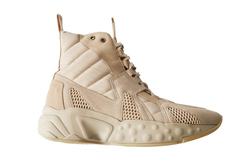 Take a Look at Acne Studios' 2017 Fall/Winter Accessories