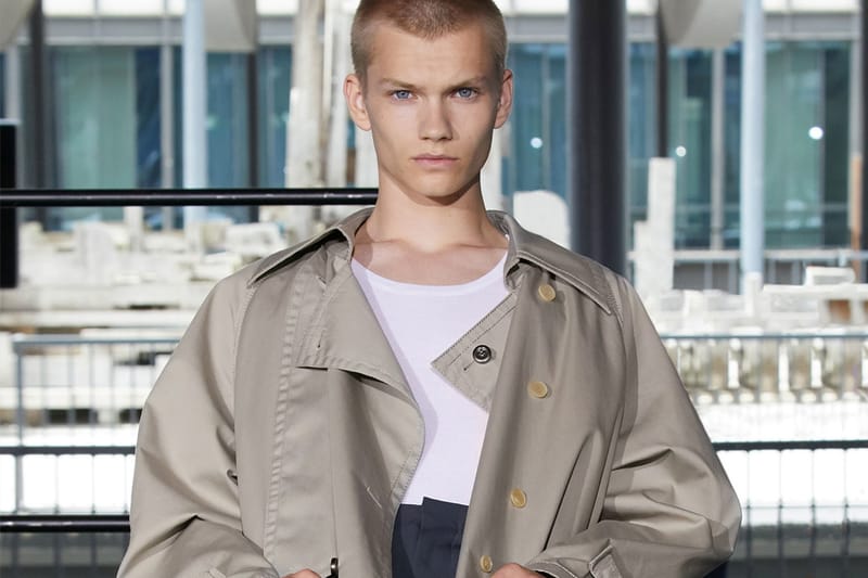 Acne Studios Looks Past Urban Street Style and Embrace Sophistication for 2018 Spring/Summer