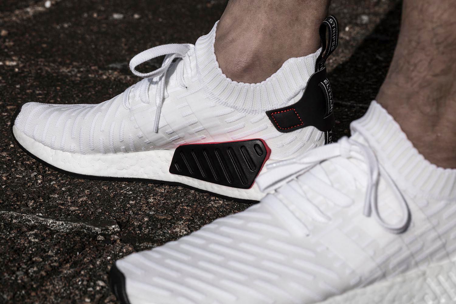 Adidas NMD R2 White : : Clothing, Shoes & Accessories