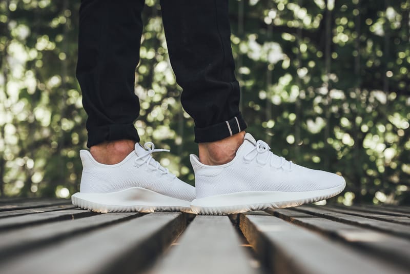 tubular shadow white on feet