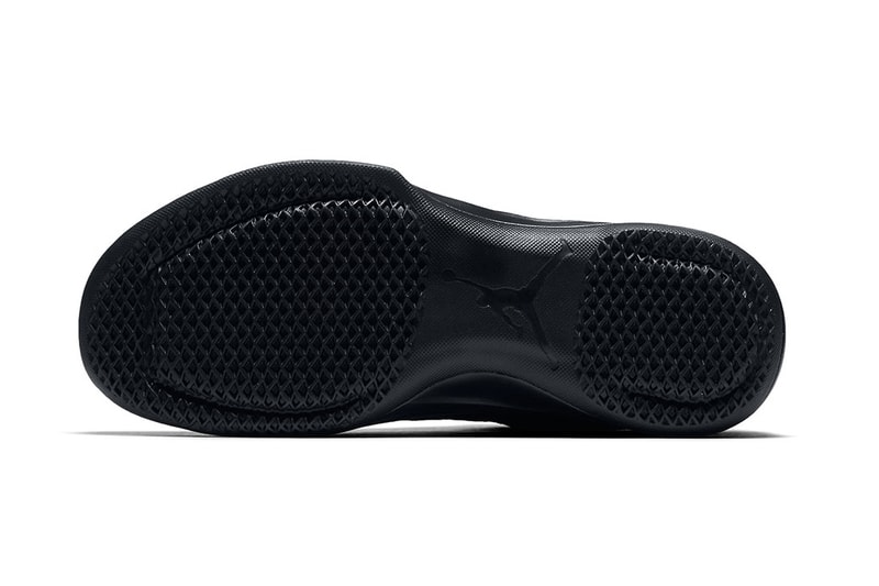 AIR JORDAN XXX1 Low Pinnacle Black and Metallic