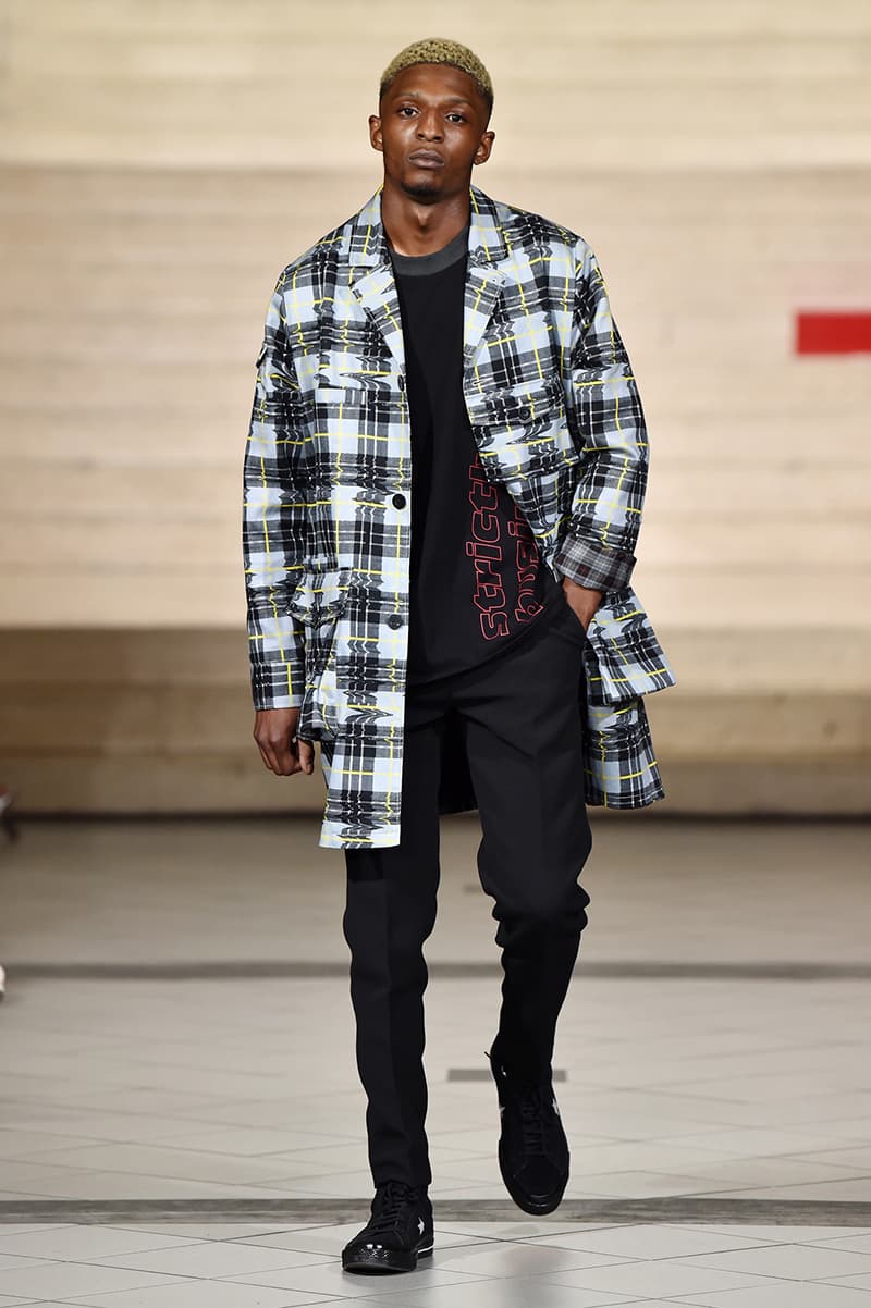 AVOC  2018 Spring/Summer Collection Paris Fashion Week Men's Runway Show