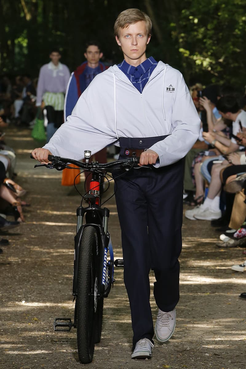 Balenciaga 2018 Spring/Summer Paris Fashion Week Men's Runway Show