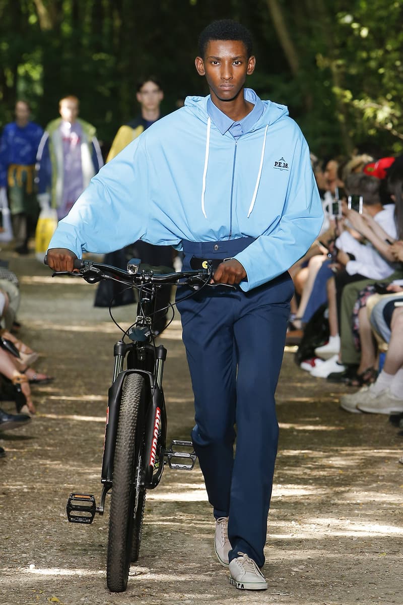 Balenciaga 2018 Spring/Summer Paris Fashion Week Men's Runway Show