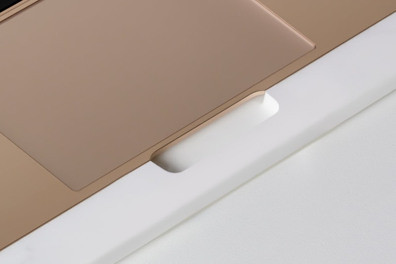 BLOCK Apple MacBook Pro Laptop Stand de Dolomieu Accessory White Marble