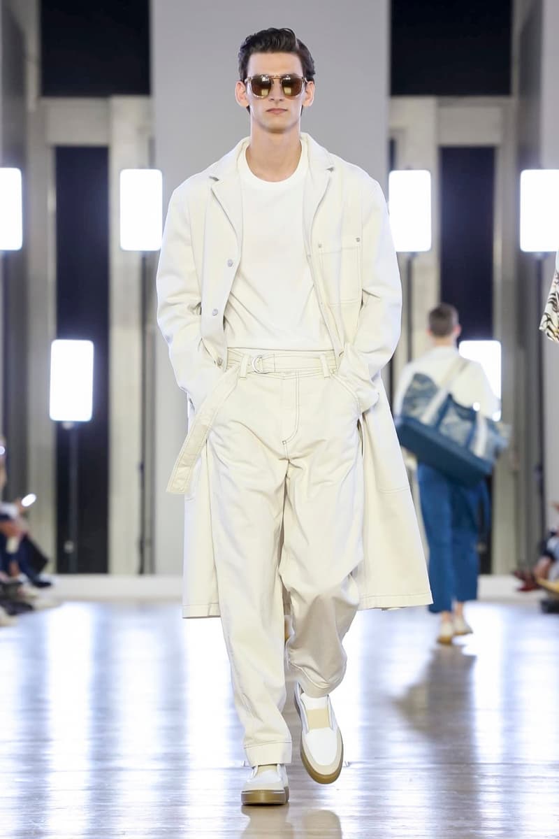 Cerruti 2018 Spring/Summer Collection Paris Fashion Week Men's Runway Show