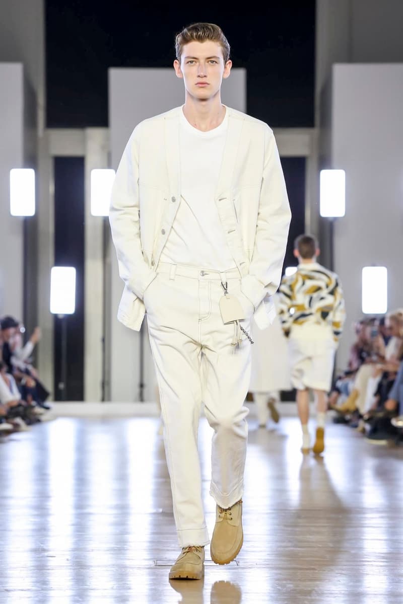 Cerruti 2018 Spring/Summer Collection Paris Fashion Week Men's Runway Show