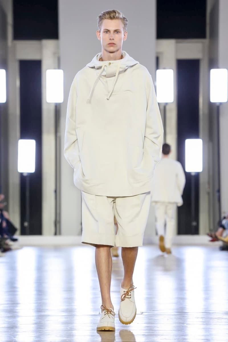 Cerruti 2018 Spring/Summer Collection Paris Fashion Week Men's Runway Show