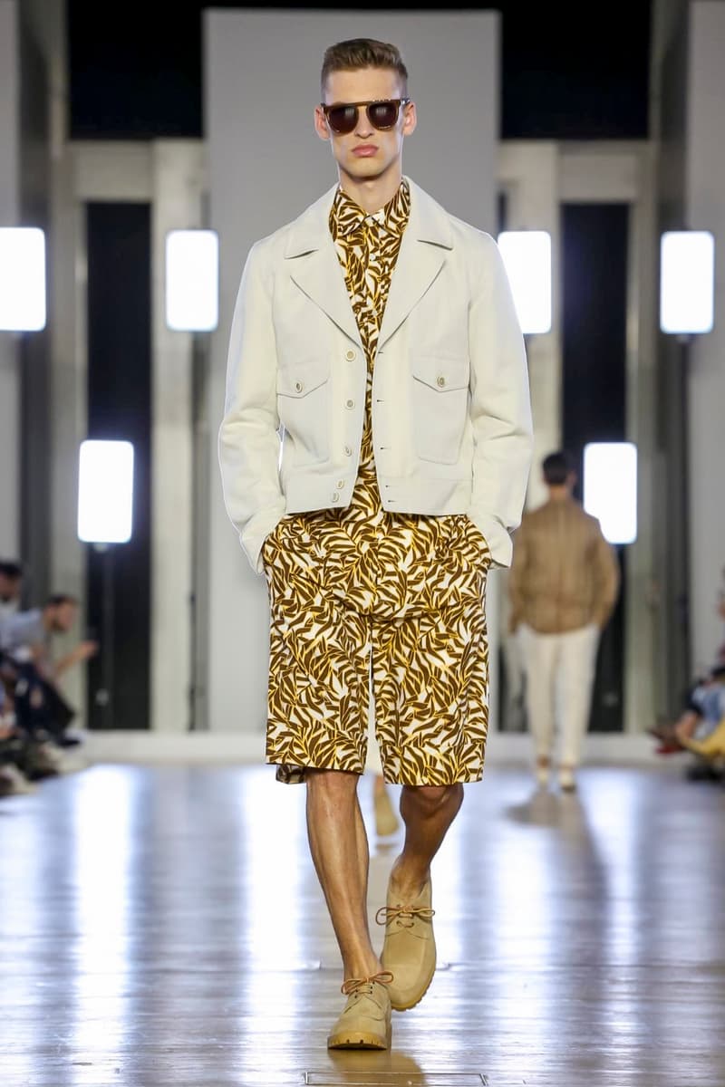 Cerruti 2018 Spring/Summer Collection Paris Fashion Week Men's Runway Show