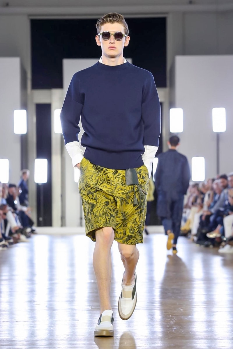 Cerruti 2018 Spring/Summer Collection Paris Fashion Week Men's Runway Show
