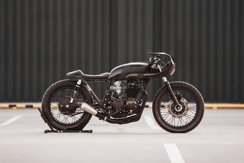 Hookie Creates the "Black Mamba" Out of a 1973 Honda CB550