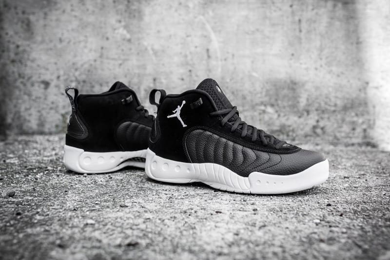 Jordan Brand Give Its Jumpman Pro Model a Classic "Black/White" Colorway