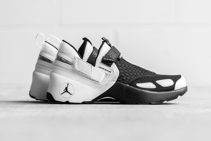 A New Black and White Version of the Jordan Trunner LX Drops in Time for Summer