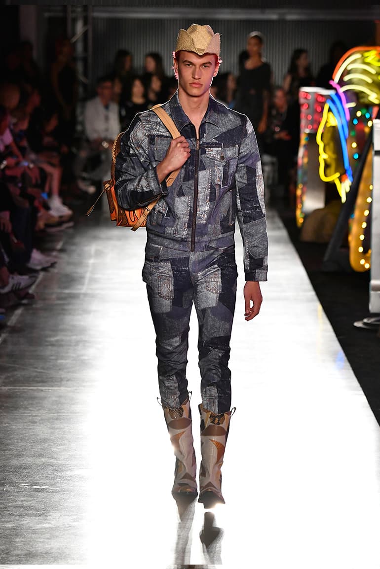 Moschino 2018 Spring/Summer at London Fashion Week Men's