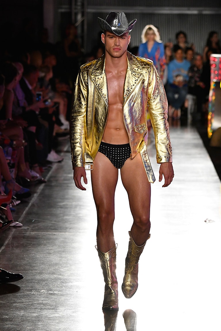 Moschino 2018 Spring/Summer at London Fashion Week Men's