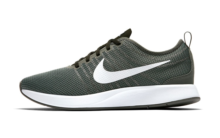 The Nike Dualtone Racer Debuts in "Gorge Green" & "Dusty Pink"