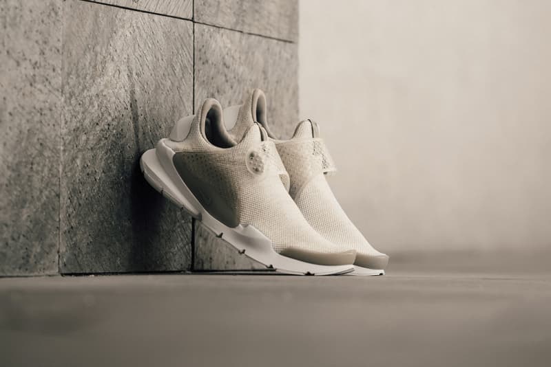 Nike Sock Dart SE Sail Cobblestone