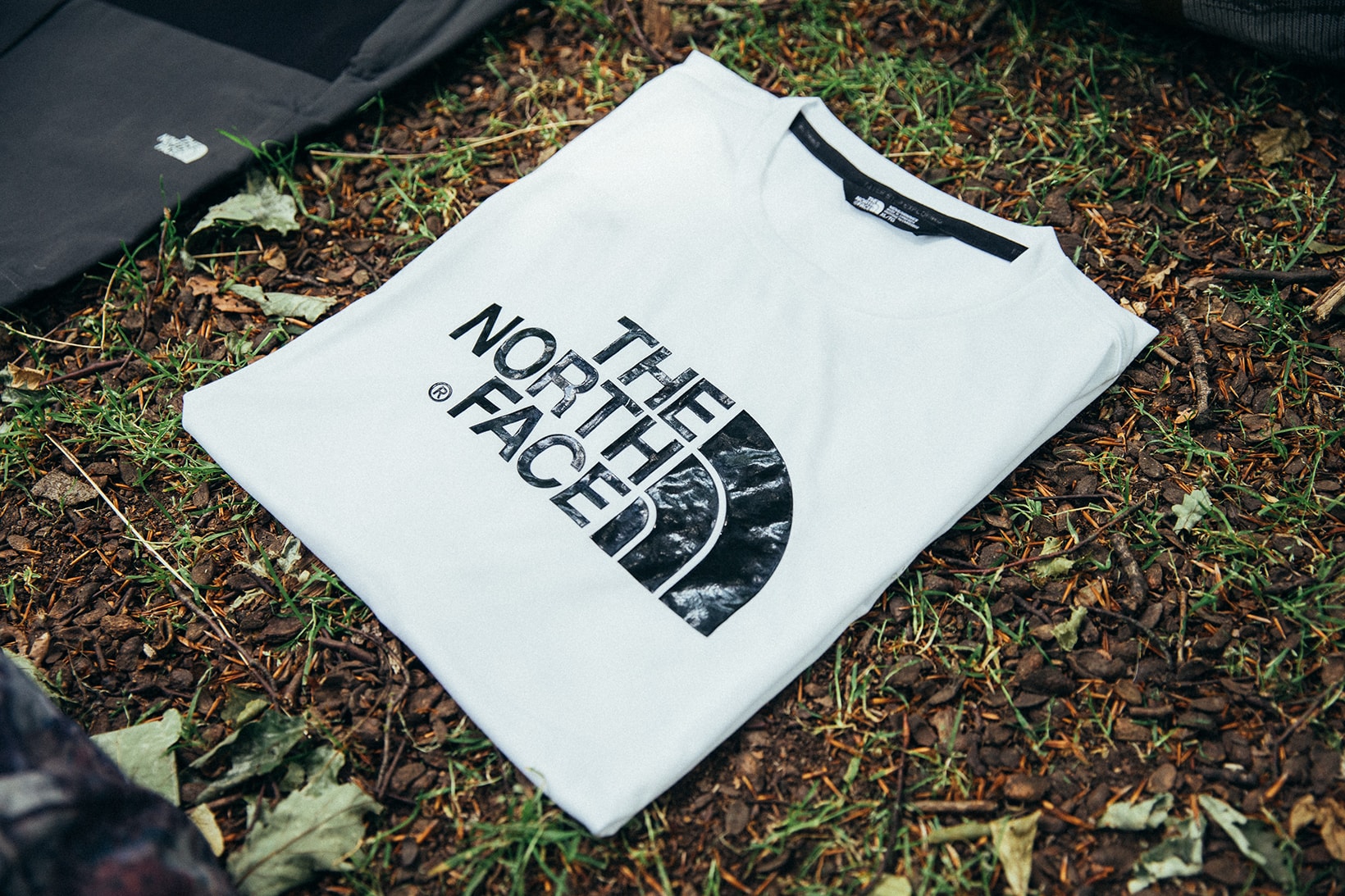 North Face Weekend Basecamp Summer 2017 Collection Essentials white shirt close up