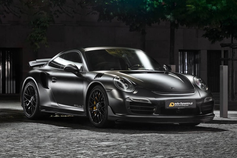 Авто-Динамика Porsche «Темный рыцарь» 911 Turbo S