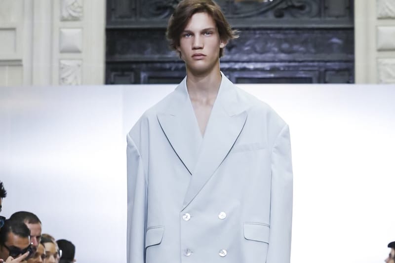 Sean Suen Utilizes Bright Tones for His 2018 Spring/Summer Collection