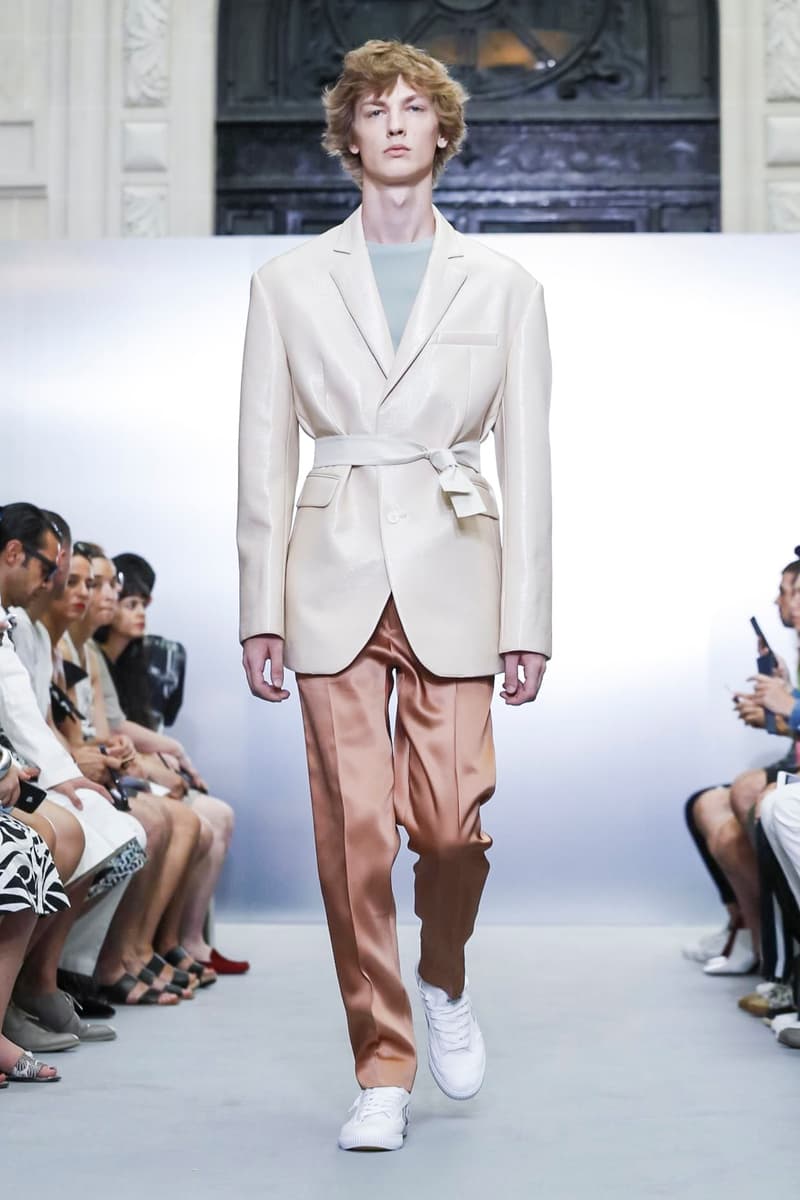 Sean Suen 2018 Spring Summer Collection Paris Fashion Week Runway Show