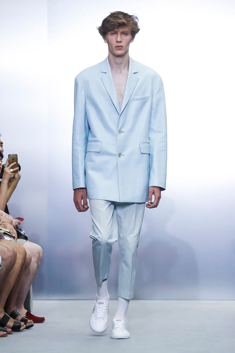 Sean Suen 2018 Spring Summer Collection Paris Fashion Week Runway Show