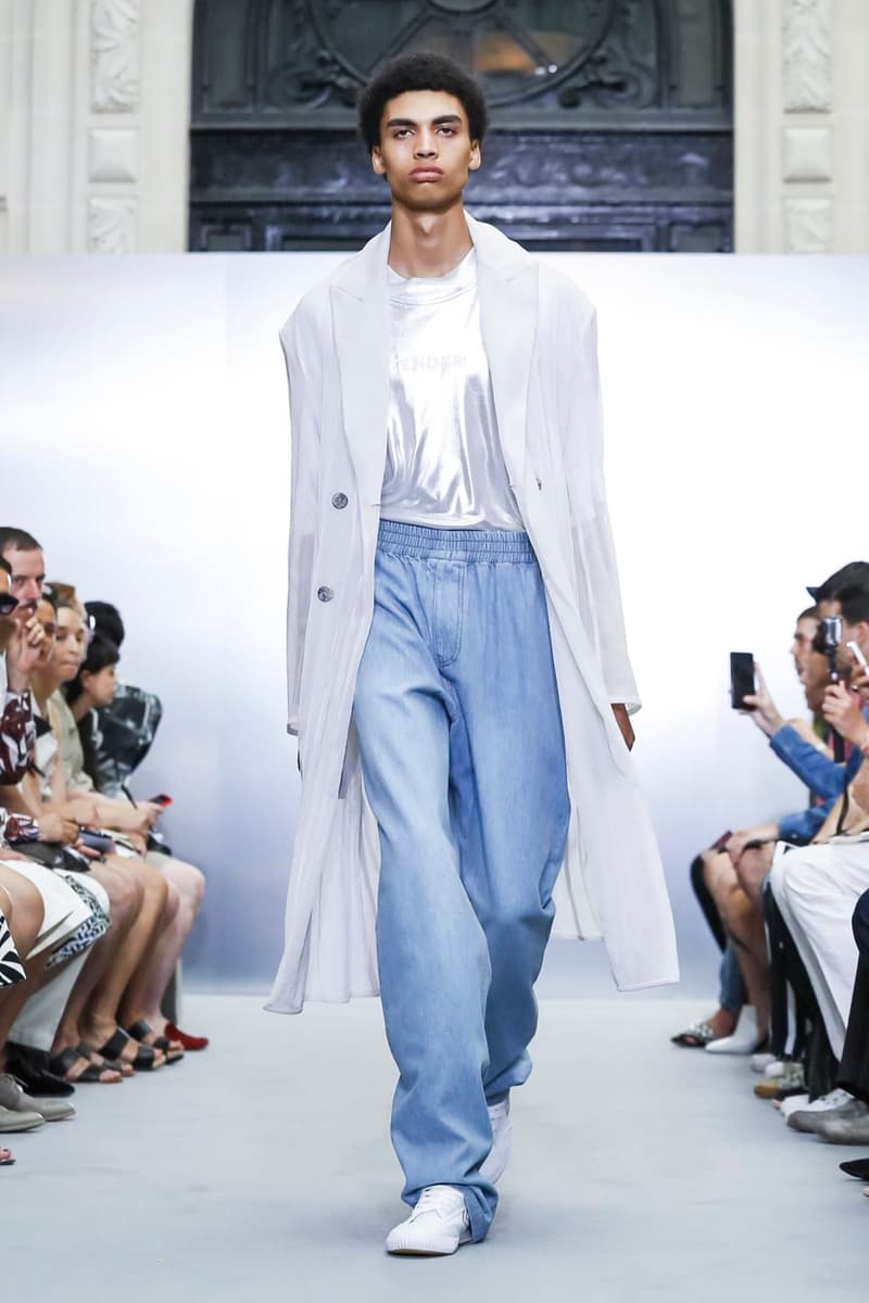 Sean Suen 2018 Spring Summer Collection Paris Fashion Week Runway Show