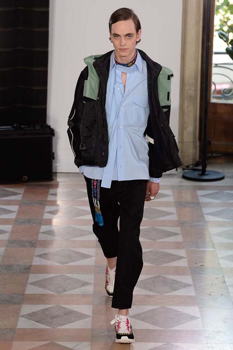 Valentino 2018 Spring/Summer Paris Fashion Week Men's Runway Show