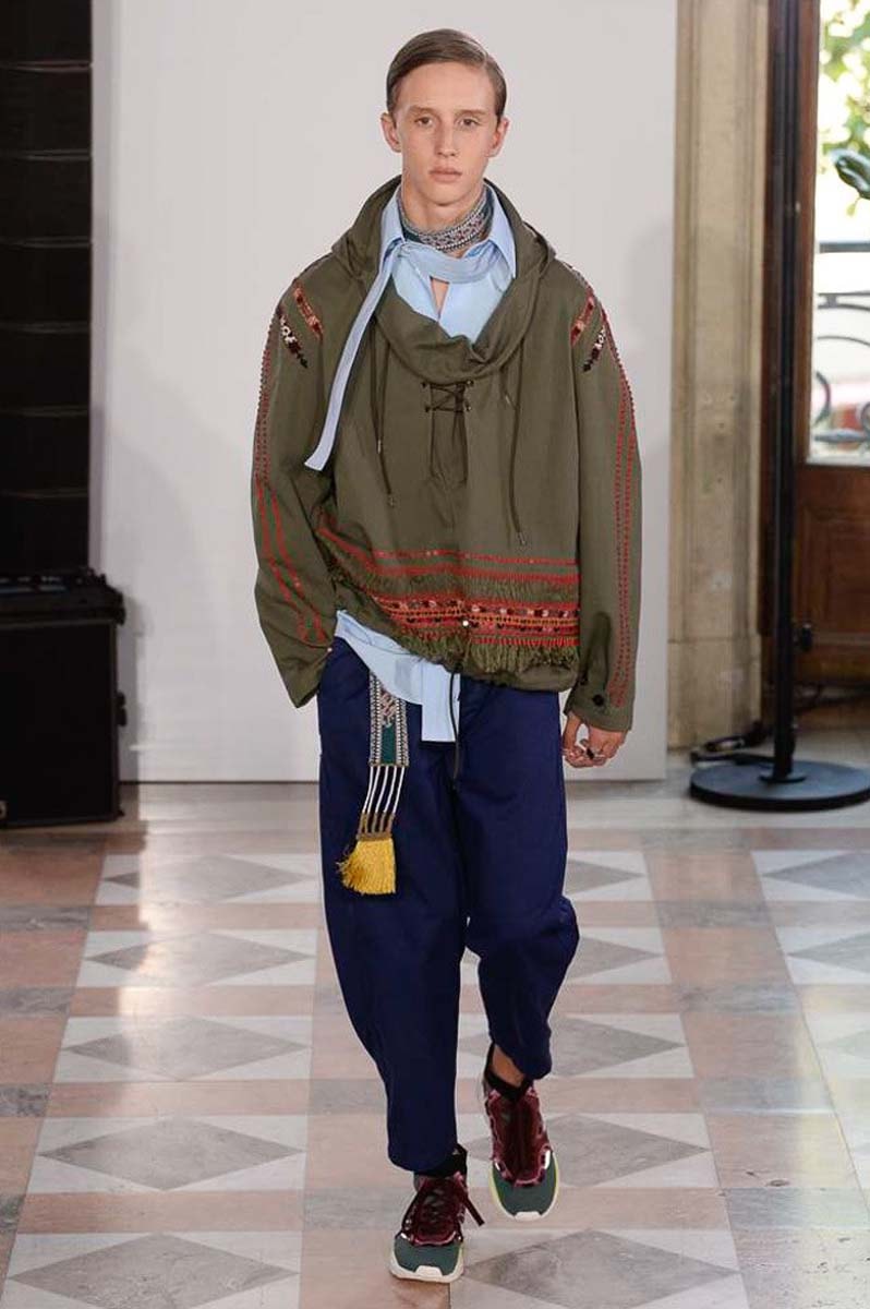Valentino 2018 Spring/Summer Paris Fashion Week Men's Runway Show