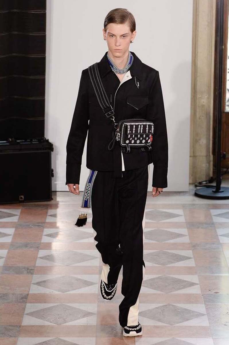 Valentino 2018 Spring/Summer Paris Fashion Week Men's Runway Show