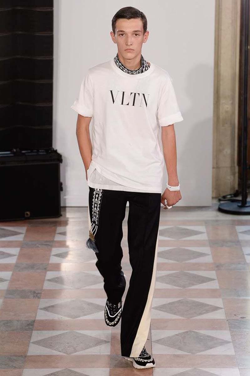 Valentino 2018 Spring/Summer Paris Fashion Week Men's Runway Show