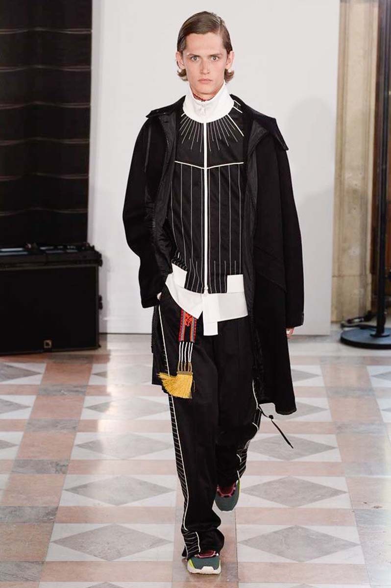 Valentino 2018 Spring/Summer Paris Fashion Week Men's Runway Show