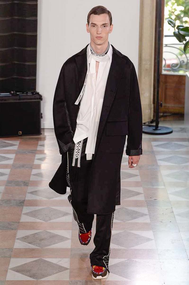Valentino 2018 Spring/Summer Paris Fashion Week Men's Runway Show