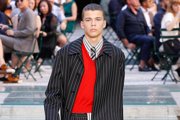 Versace's Spring/Summer 2018 Collection Brings Old Inspirations Into the Modern Age