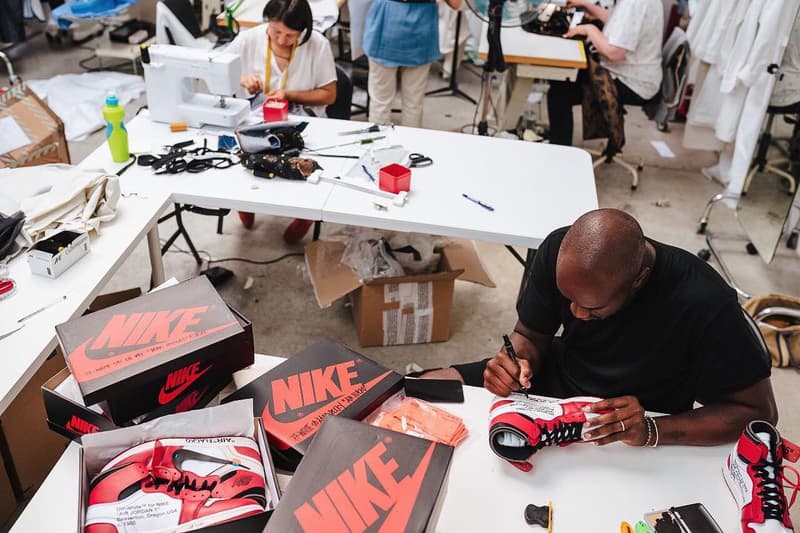 Virgil Abloh OFF WHITE Pitti Uomo 2018 Nike Air Jordan Off Court 1 Off Court 2 Florence
